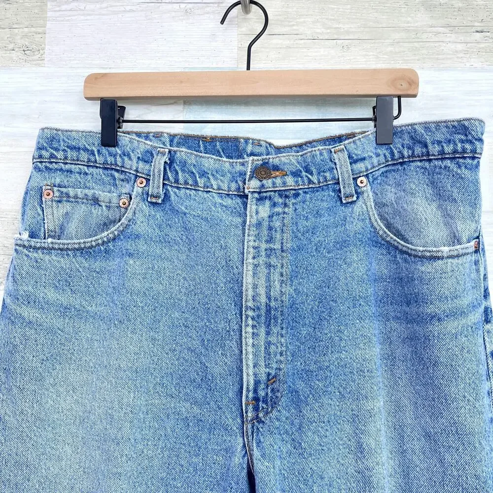 Levis Vintage 550 Rigid Jeans Blue Light Wash Distressed Made in USA Mens 40X28